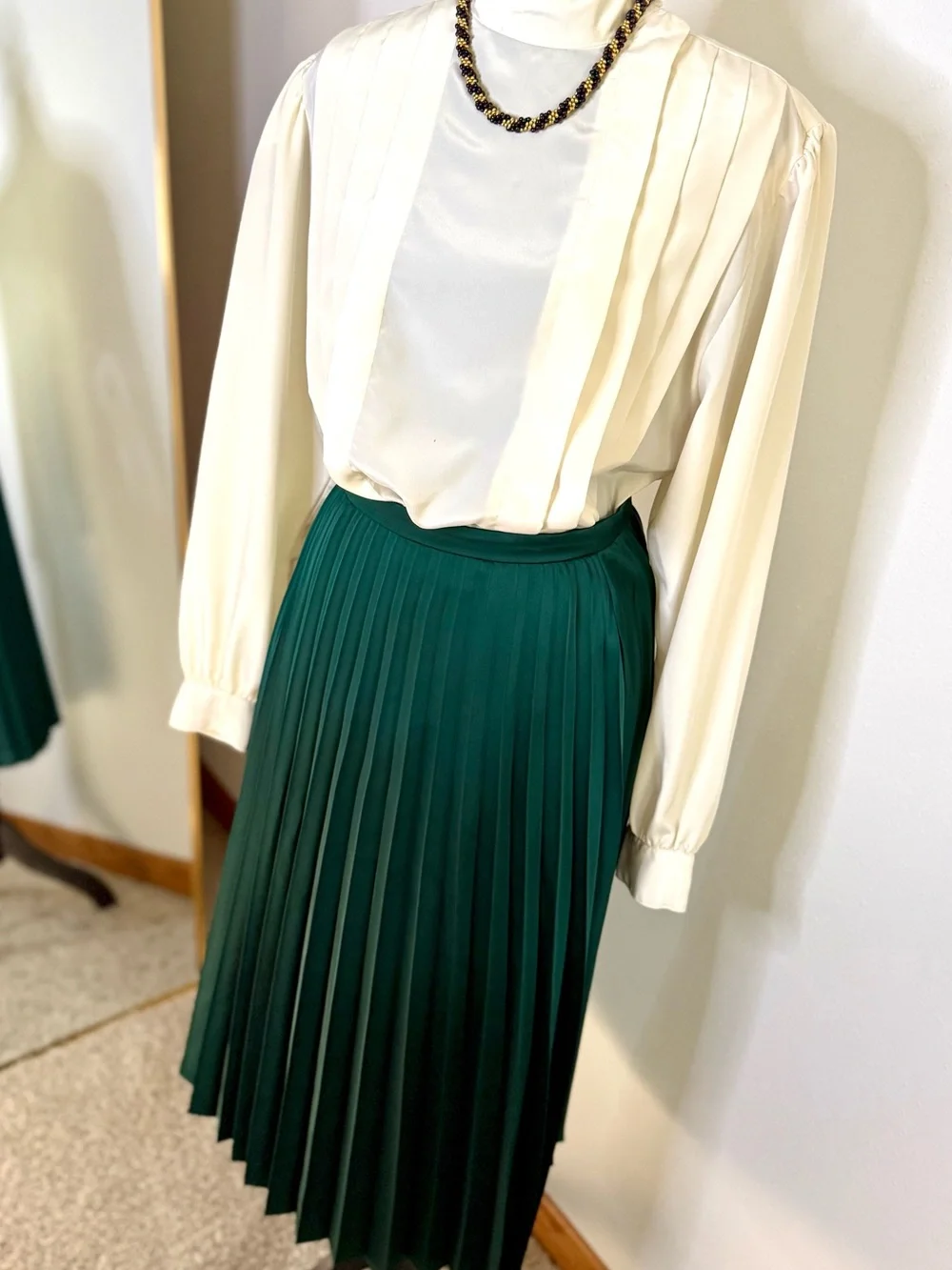 J. Crew Emerald Green Pleated Midi Skirt Satin Flowy Size 00 - Picture 1 of 6